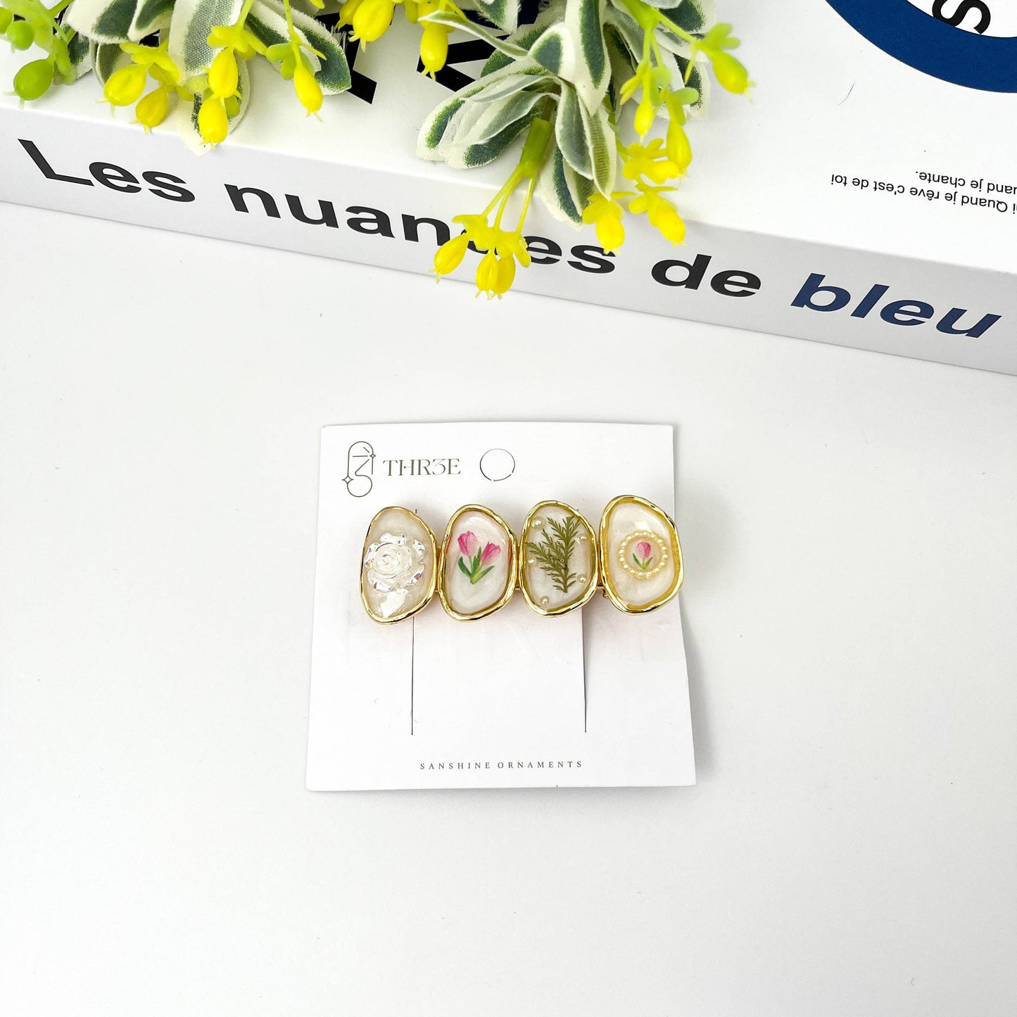 Retro Flower Clip