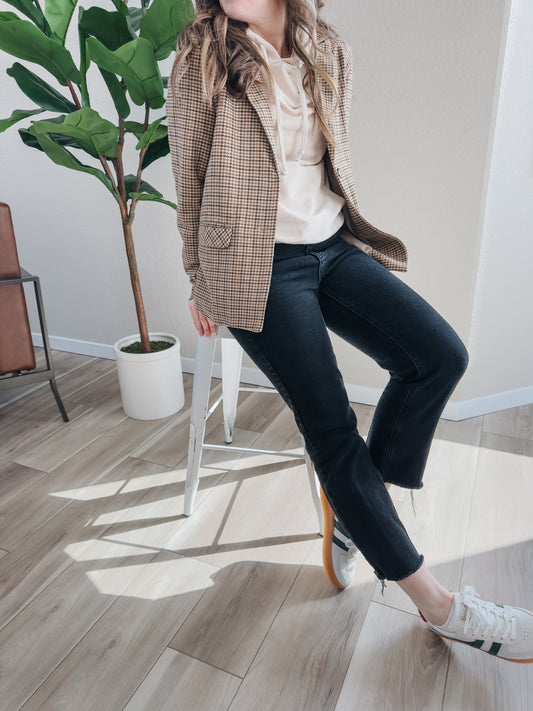 Essential Cut Off Straight - Black