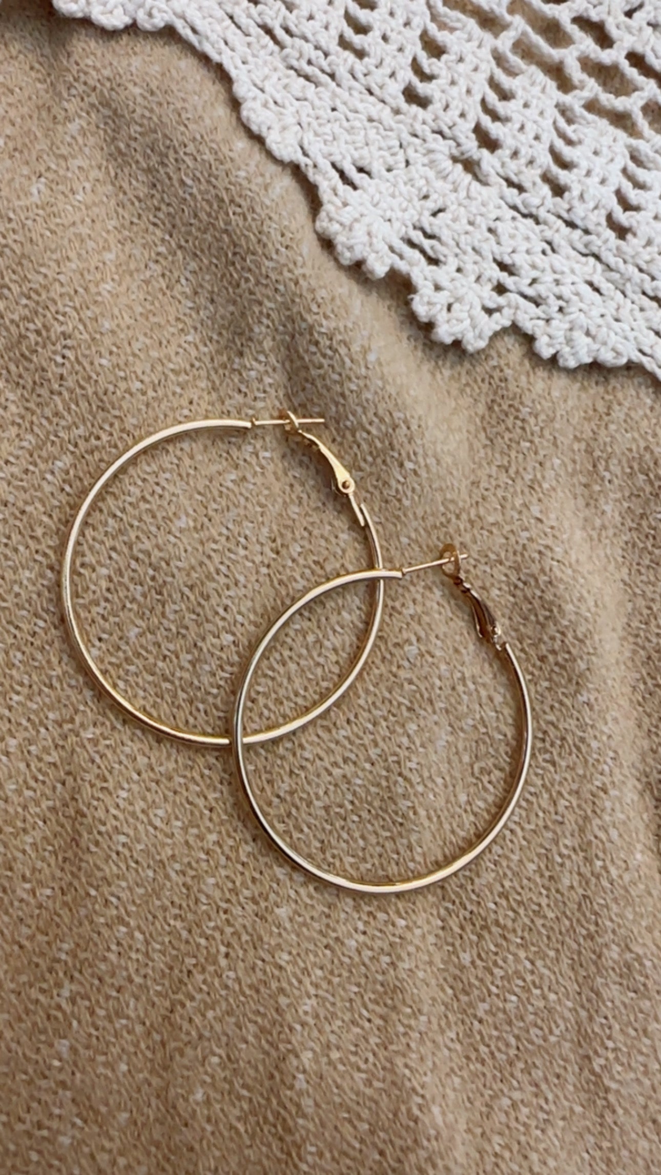 Essential Hoop Earrings