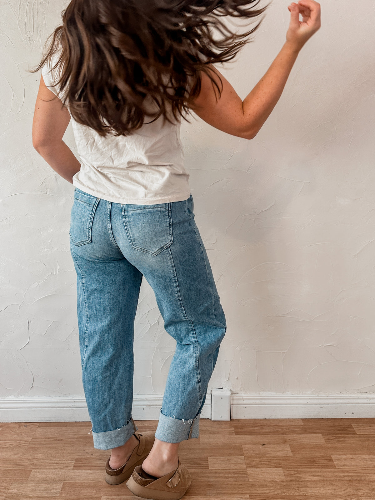 Slight Barrel Taper Jeans