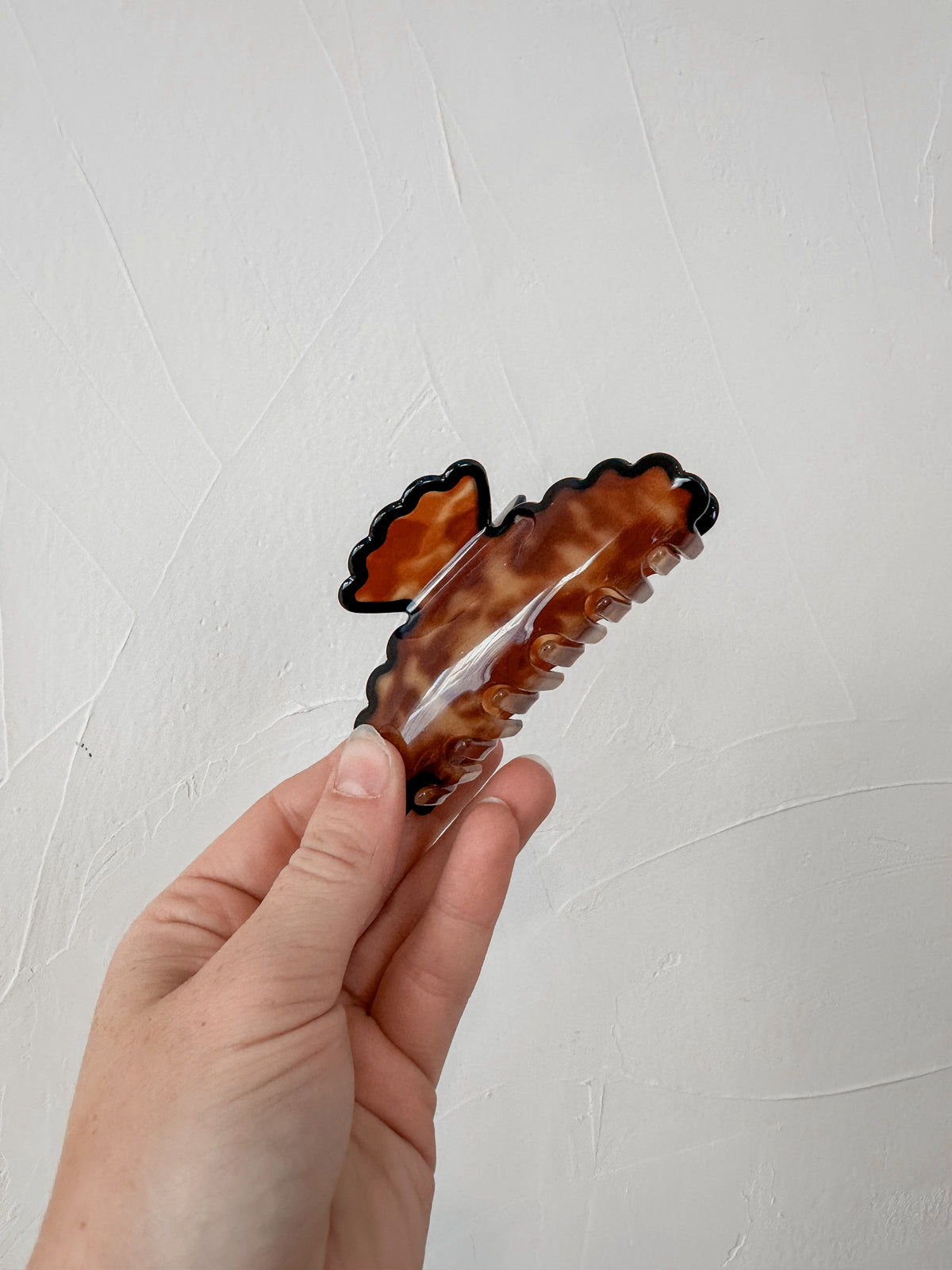 Wavy Edge Acetate Hair Claw Clip
