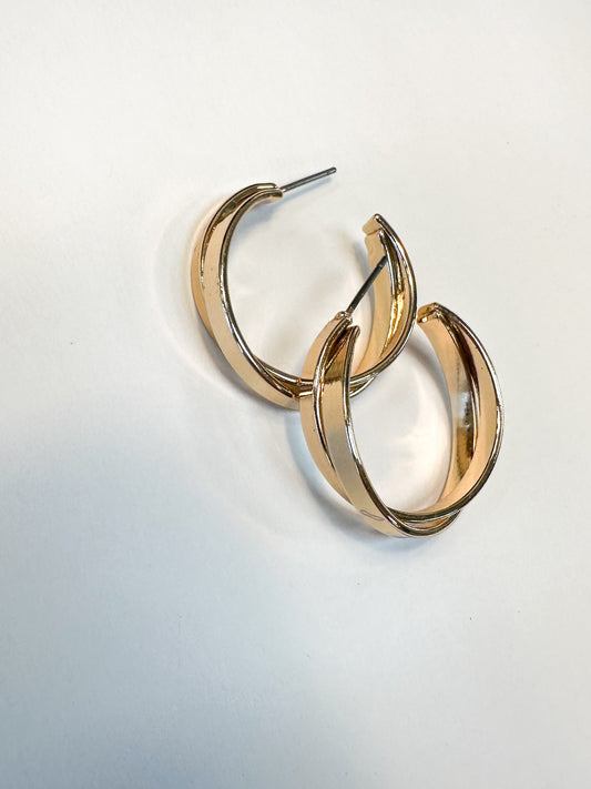 Medium Twist Hoops