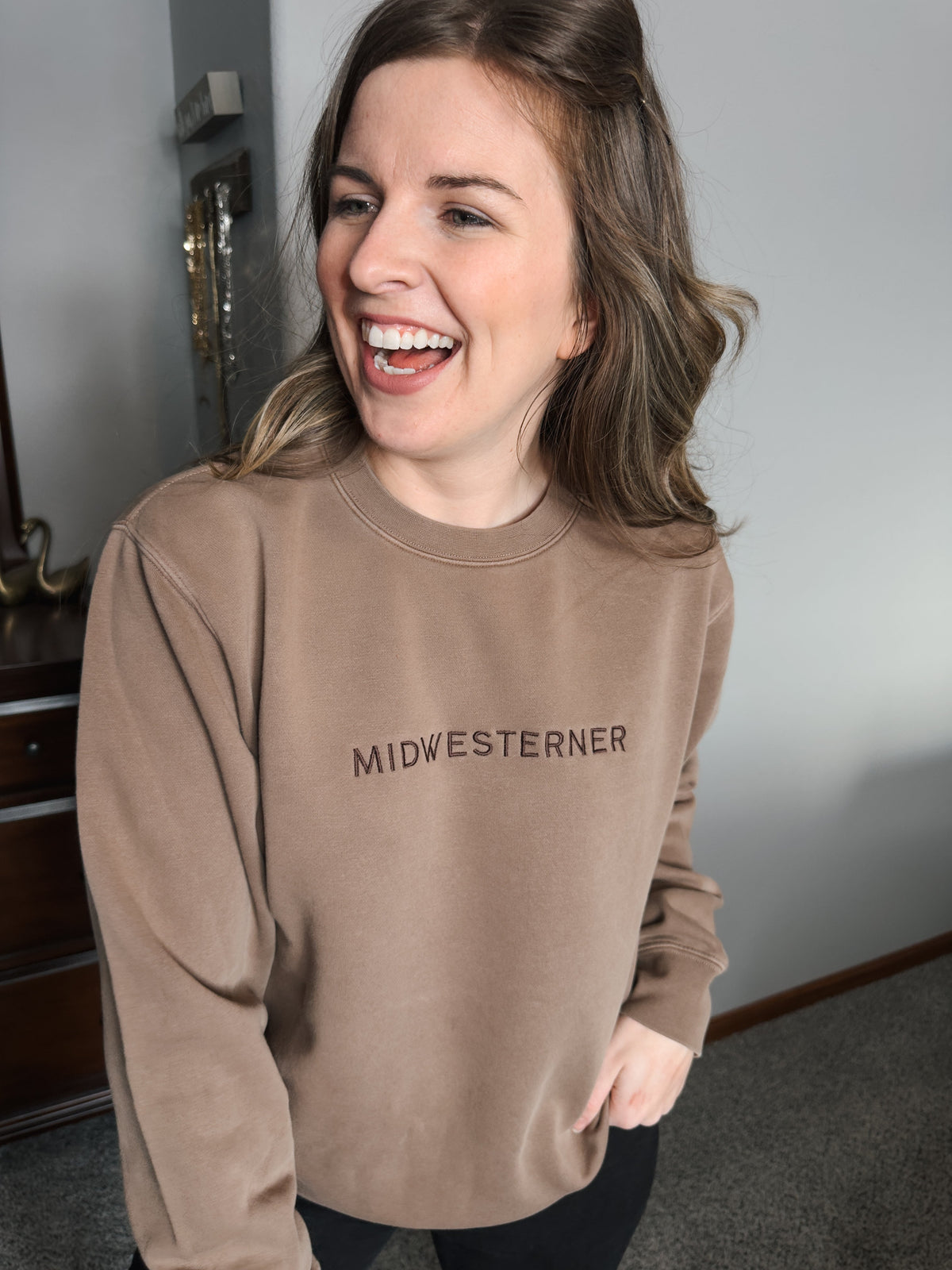 Midwesterner Embroidered Crewneck